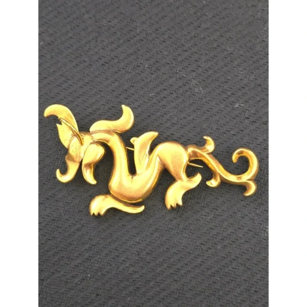 MMA Metropolitan Museum of Art Gold Tone‎ Dragon Brooch